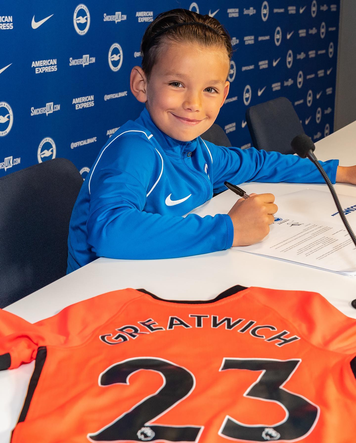 Nico Greatwich signs with Premier League, Brighton & Hove